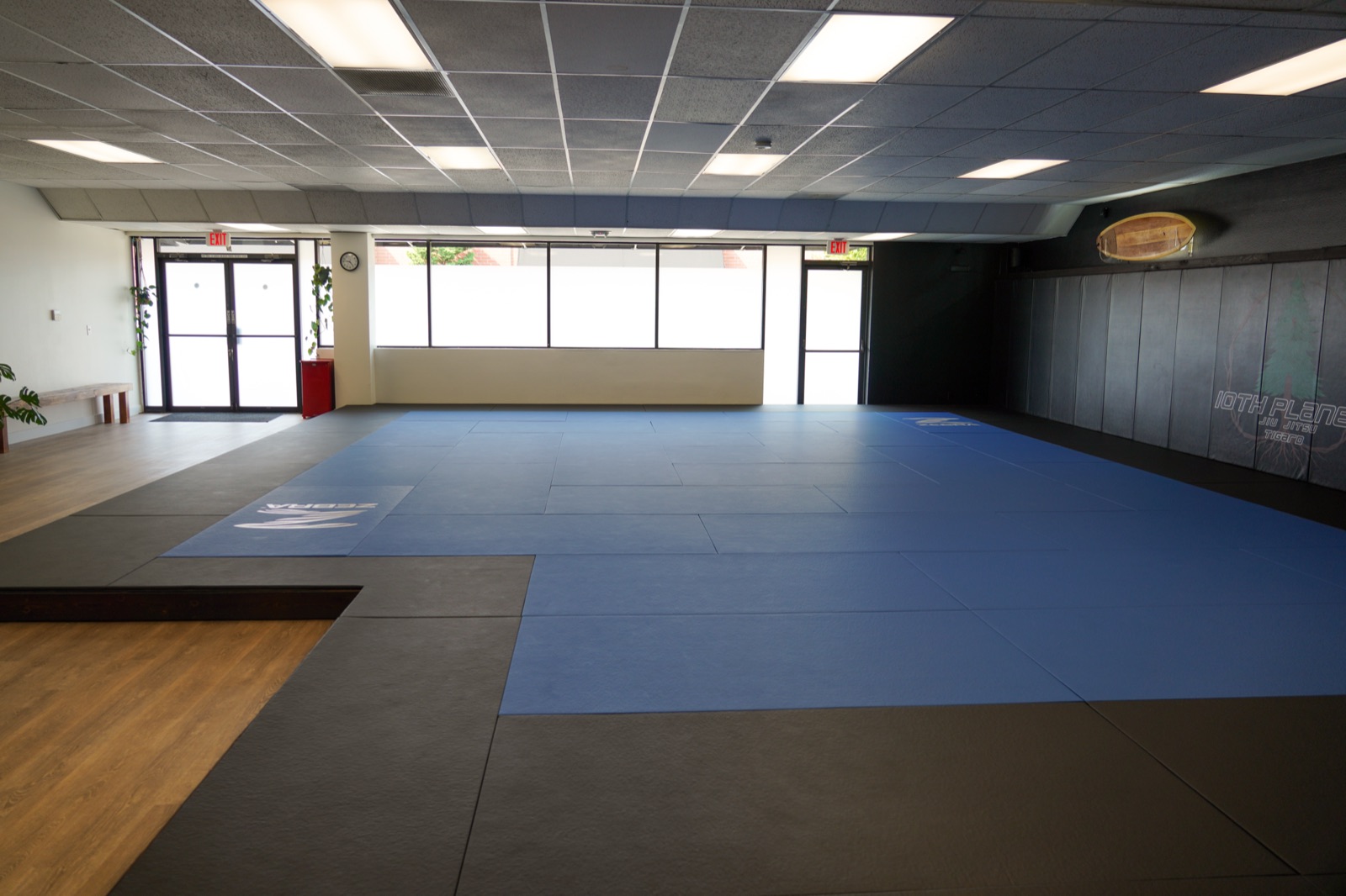 Inside the 10th Planet Tigard space
